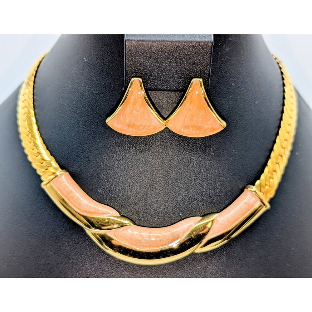 VTG Napier Bold Herringbone Peach Enamel Twist Collar Necklace & Earring Set